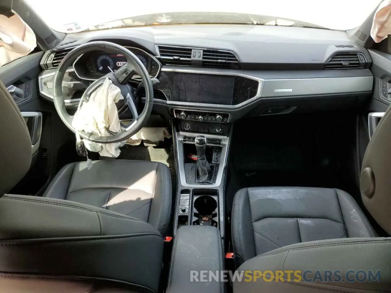 8 Photograph of a damaged car WA1DECF33M1082709 AUDI Q3 2021