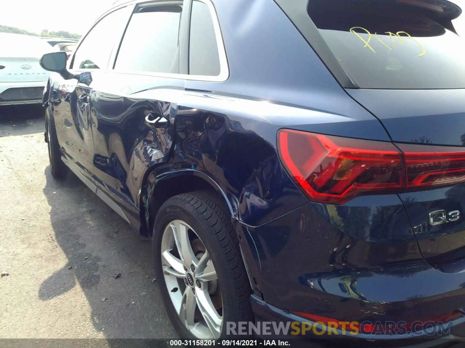 6 Photograph of a damaged car WA1DECF34M1055891 AUDI Q3 2021