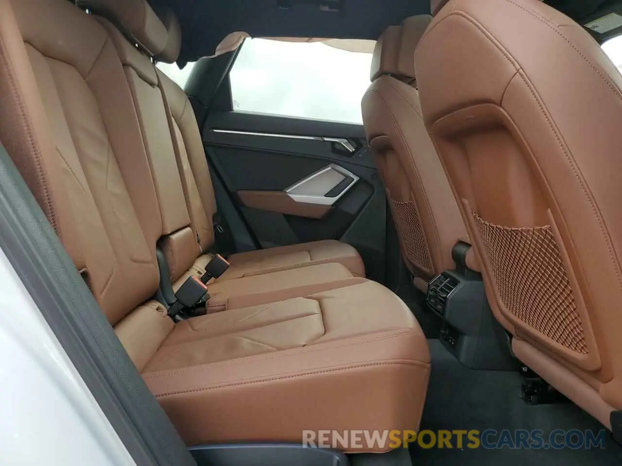 11 Photograph of a damaged car WA1DECF34M1100845 AUDI Q3 2021