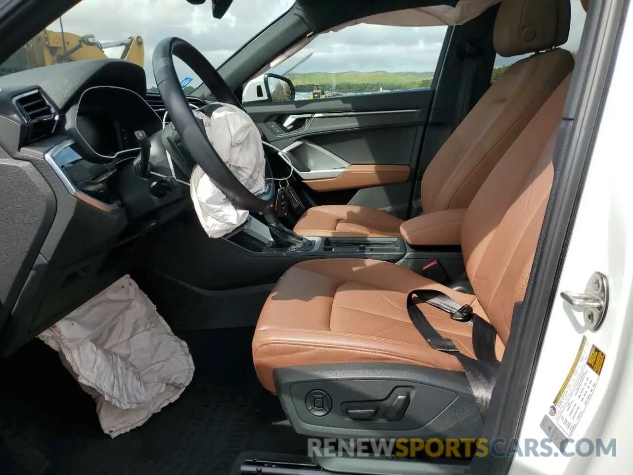 7 Photograph of a damaged car WA1DECF34M1100845 AUDI Q3 2021