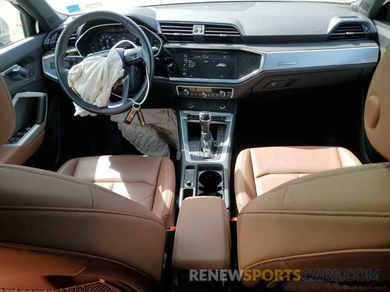 8 Photograph of a damaged car WA1DECF34M1100845 AUDI Q3 2021