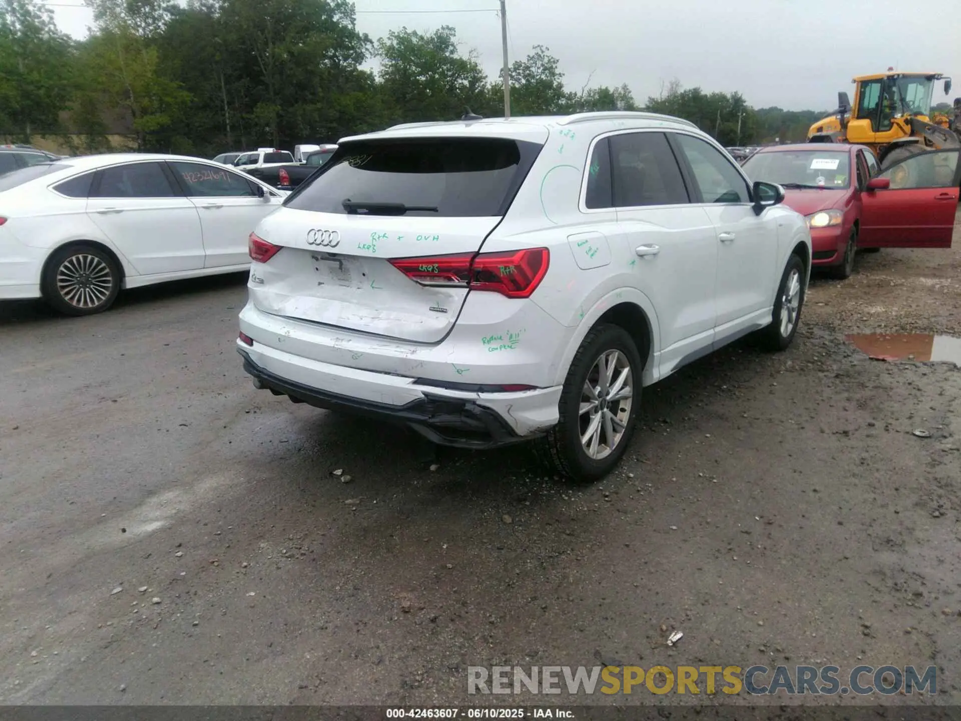 4 Photograph of a damaged car WA1DECF34M1126751 AUDI Q3 2021