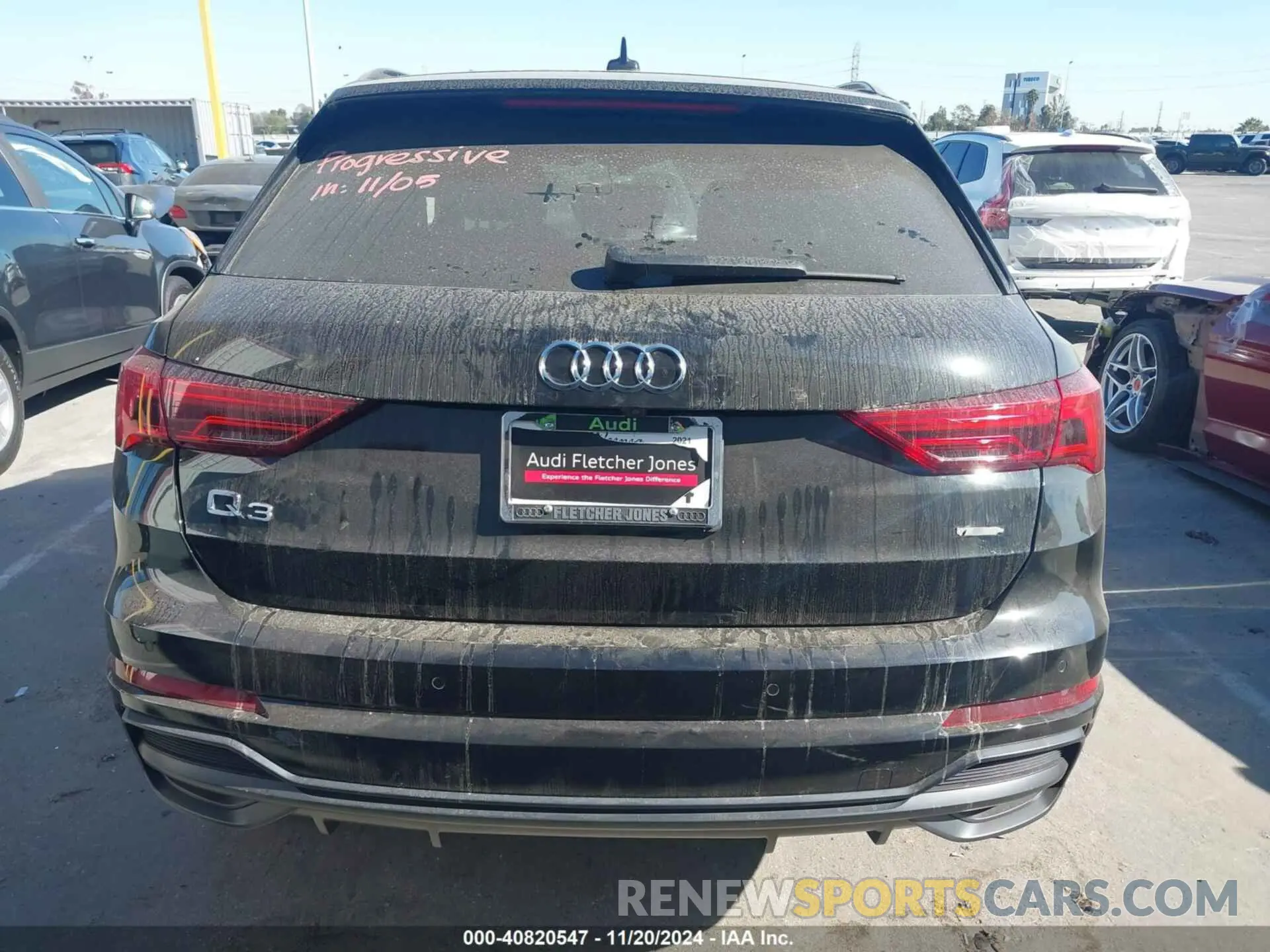 16 Photograph of a damaged car WA1DECF35M1005579 AUDI Q3 2021
