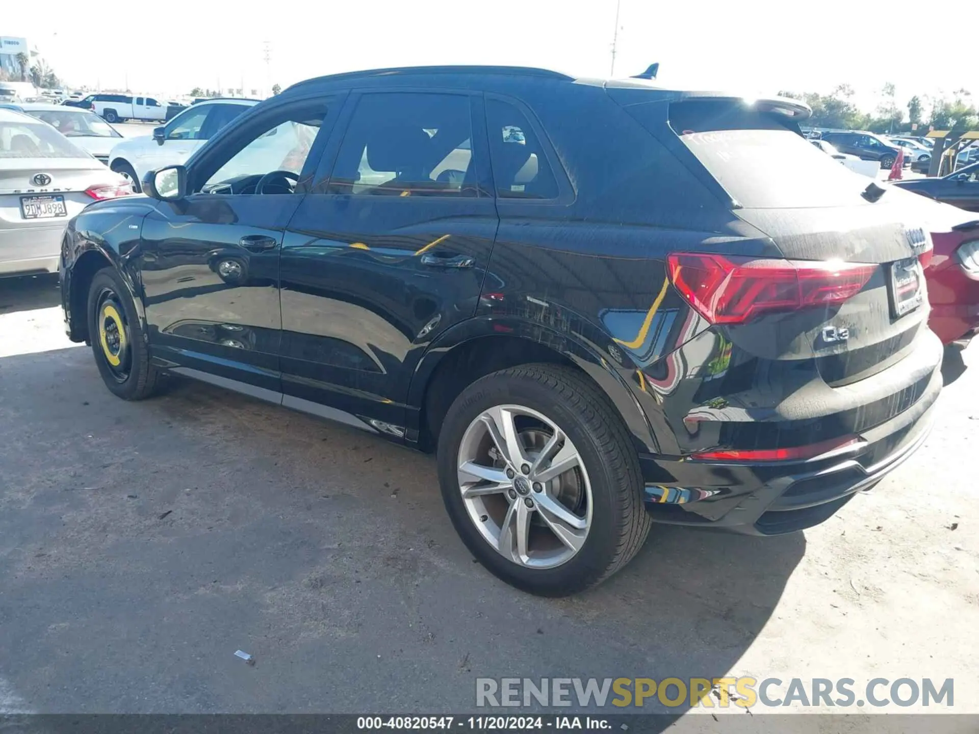 3 Photograph of a damaged car WA1DECF35M1005579 AUDI Q3 2021