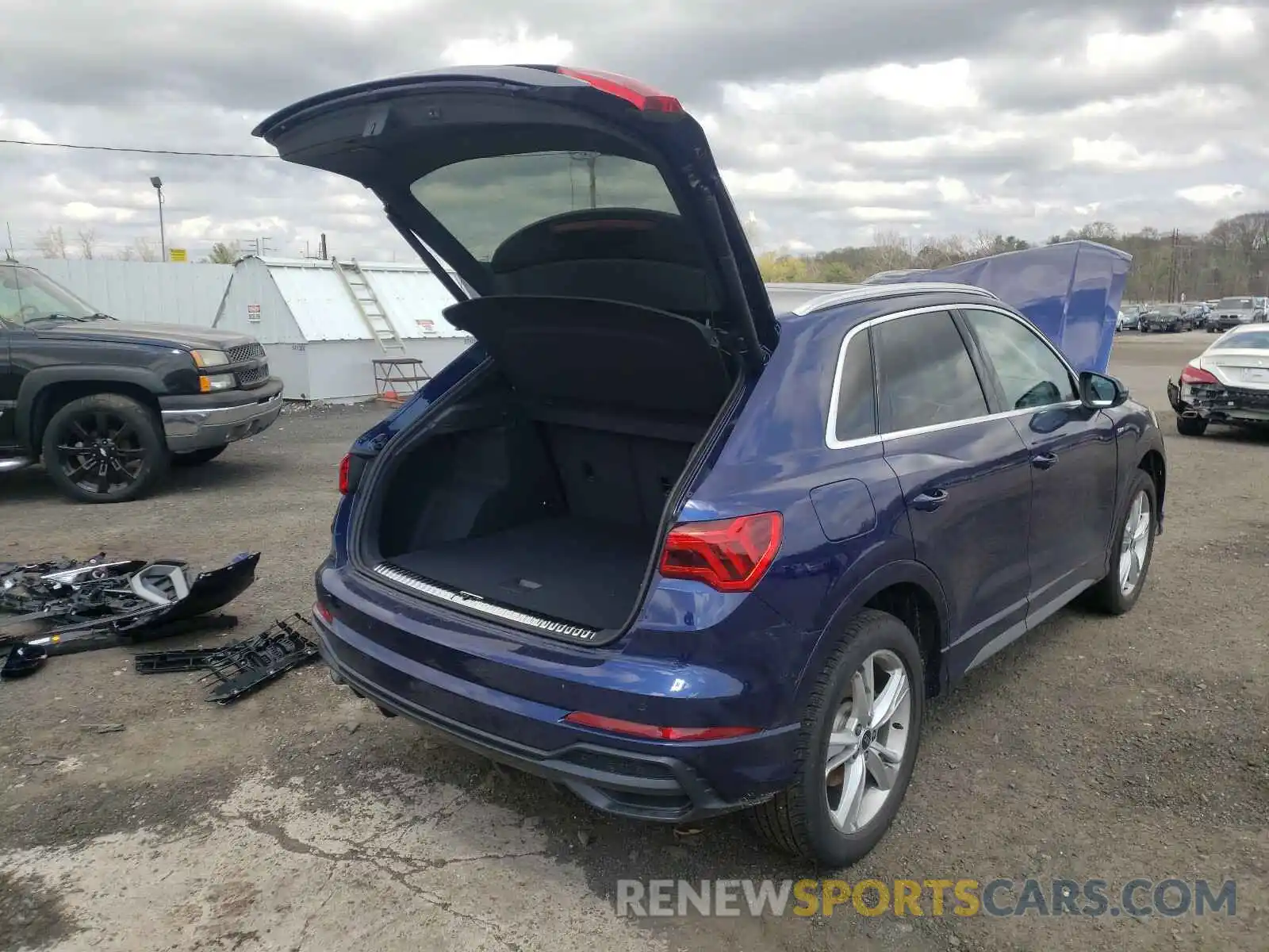 4 Photograph of a damaged car WA1DECF35M1026710 AUDI Q3 2021