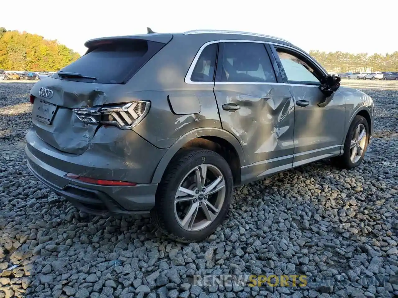 4 Photograph of a damaged car WA1DECF35M1028232 AUDI Q3 2021