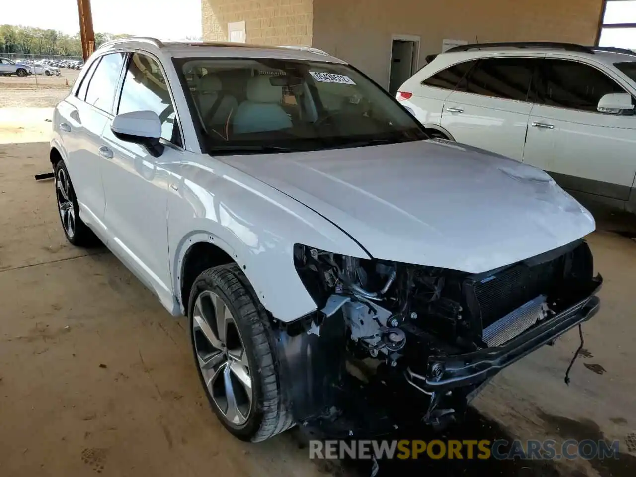 1 Photograph of a damaged car WA1DECF35M1040266 AUDI Q3 2021