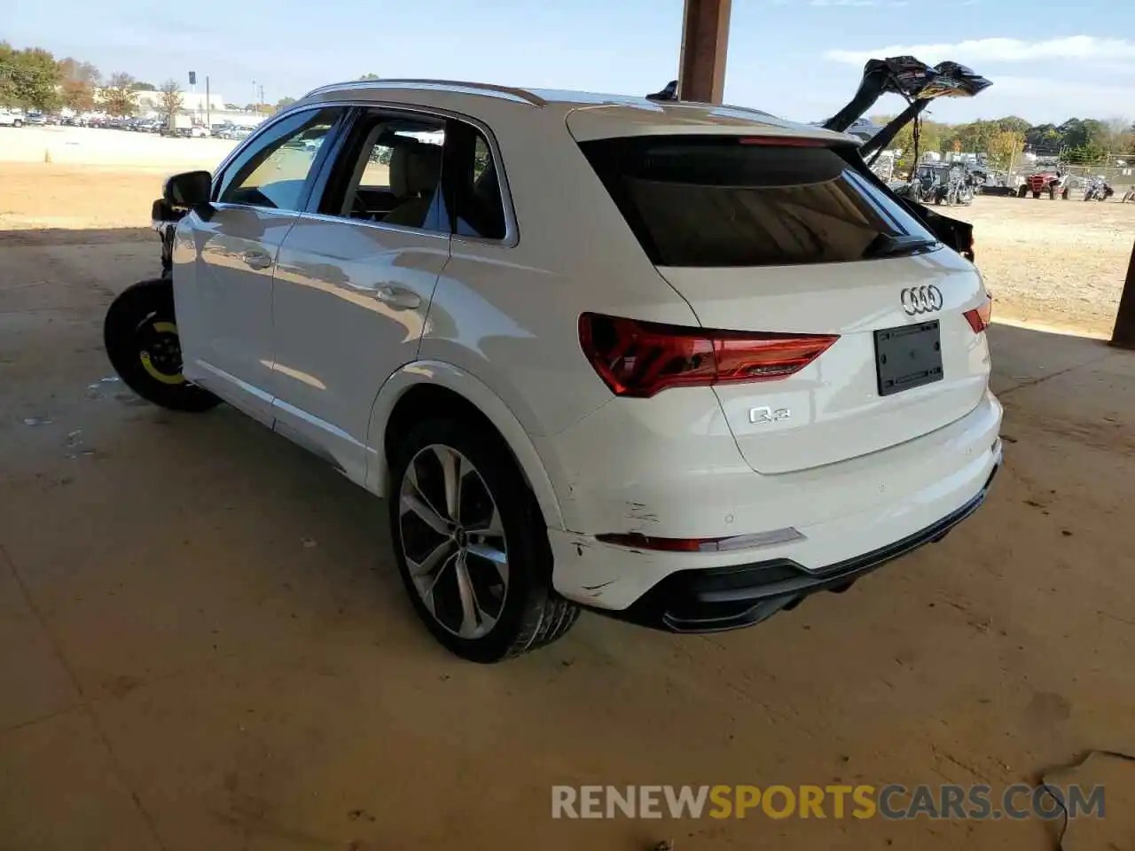 3 Photograph of a damaged car WA1DECF35M1040266 AUDI Q3 2021