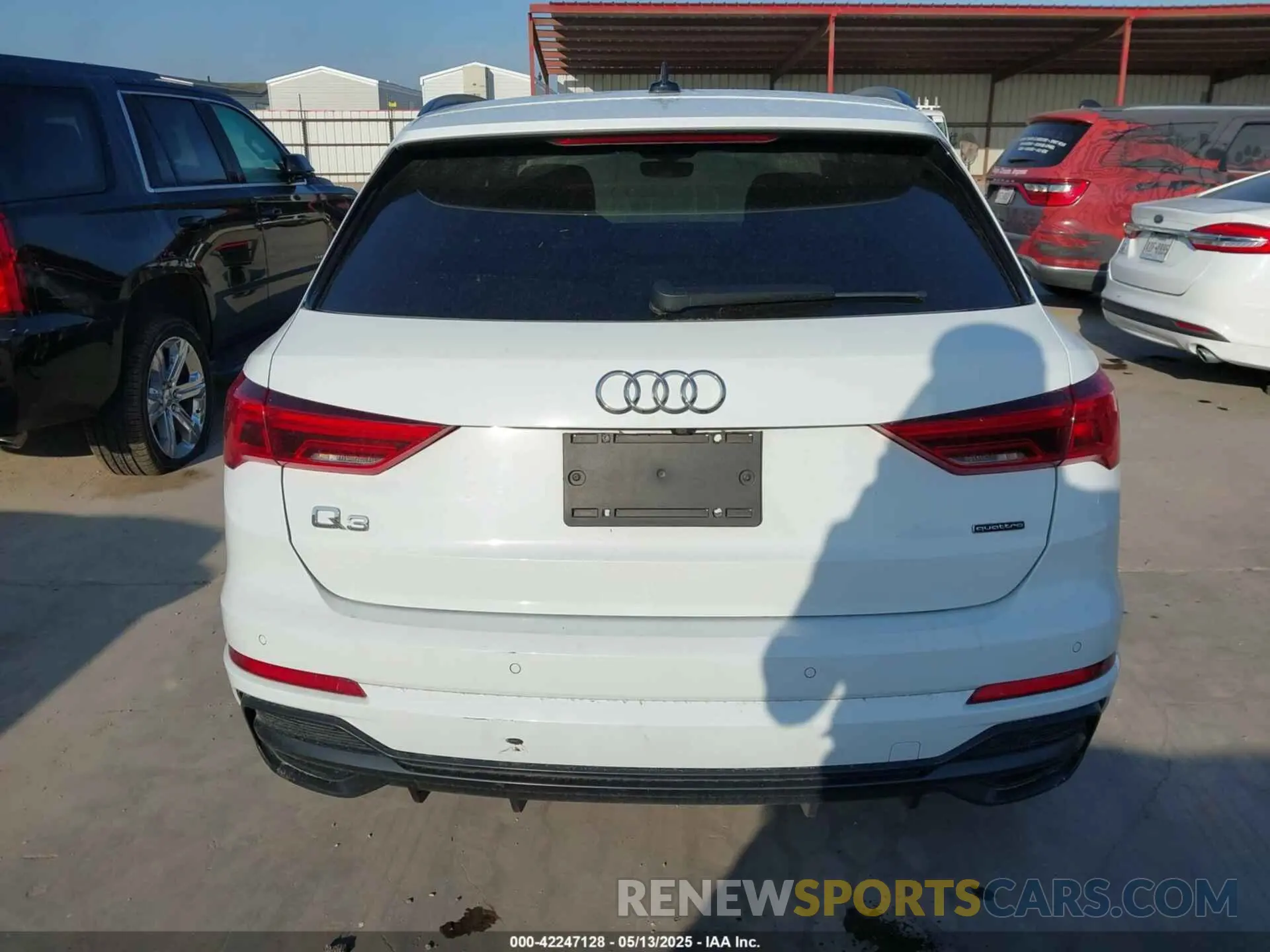 16 Photograph of a damaged car WA1DECF35M1063868 AUDI Q3 2021