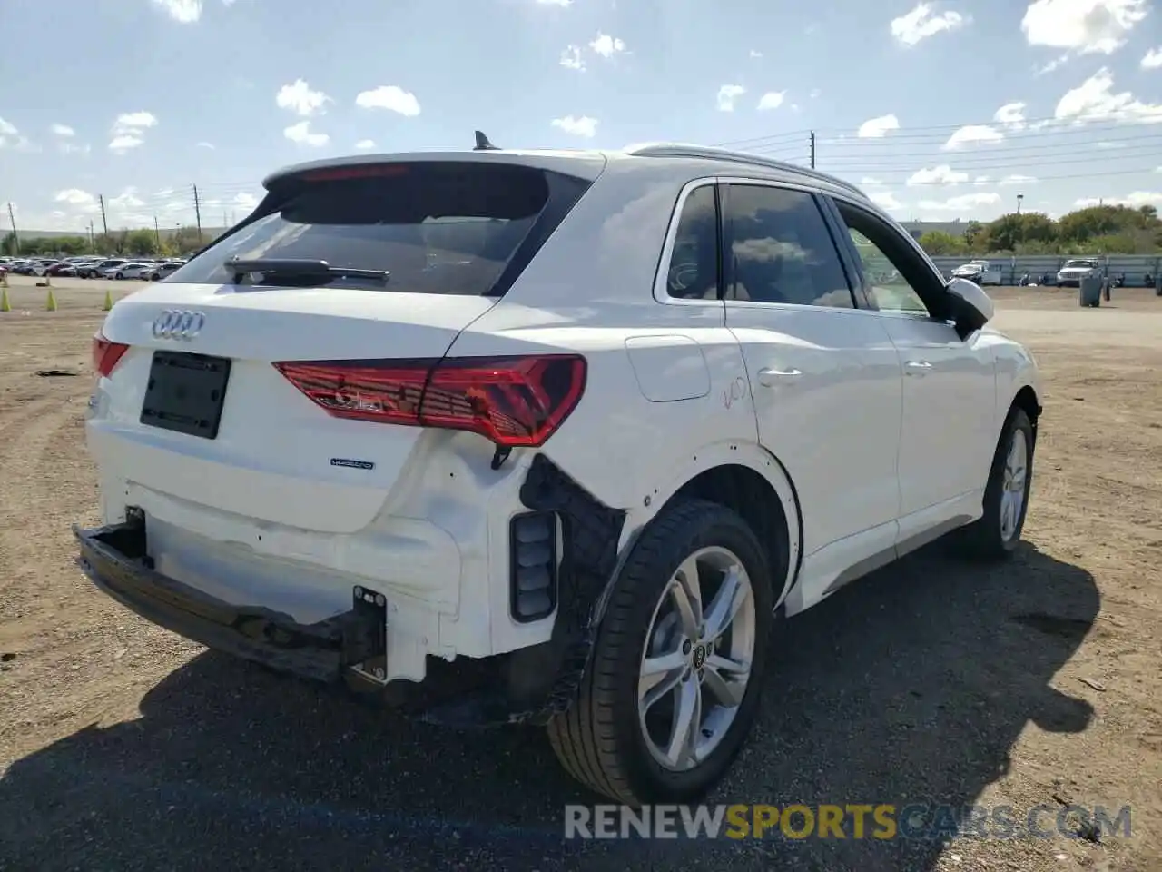 4 Photograph of a damaged car WA1DECF35M1074921 AUDI Q3 2021