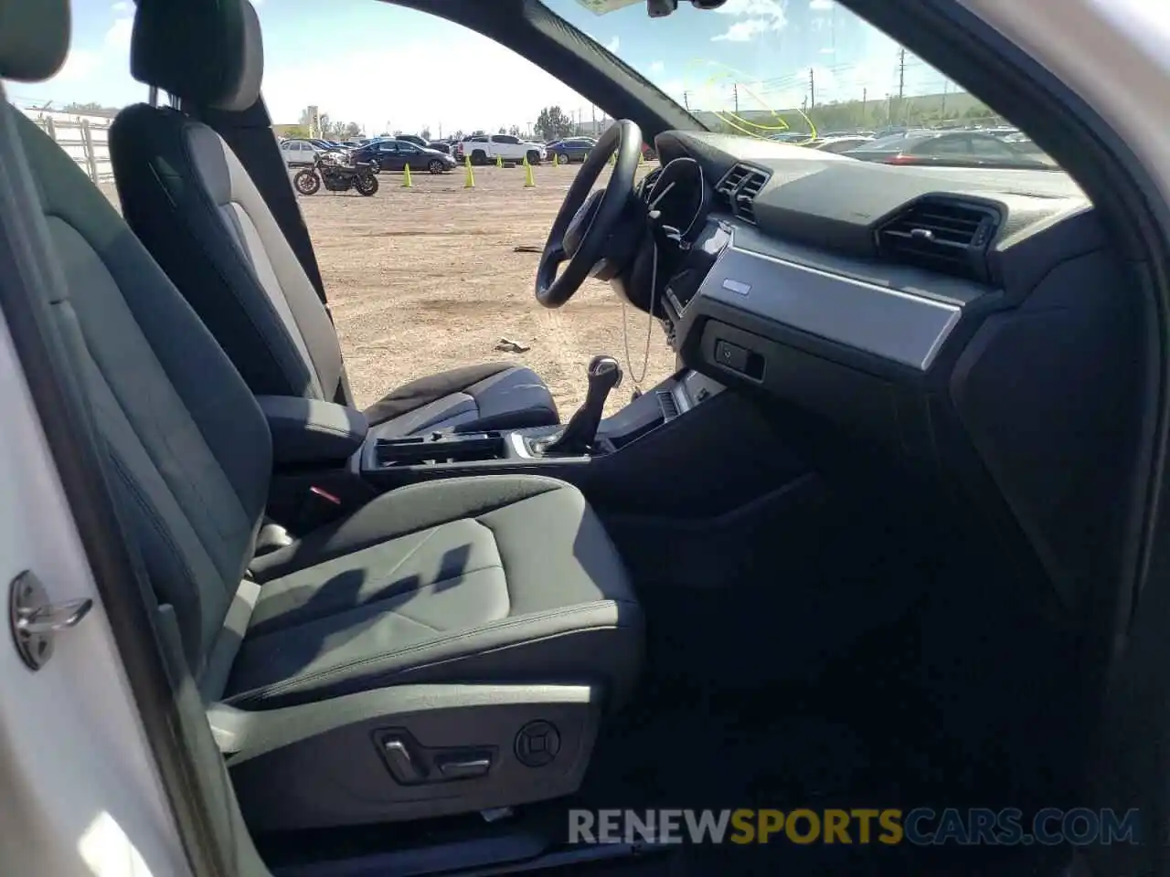 5 Photograph of a damaged car WA1DECF35M1074921 AUDI Q3 2021