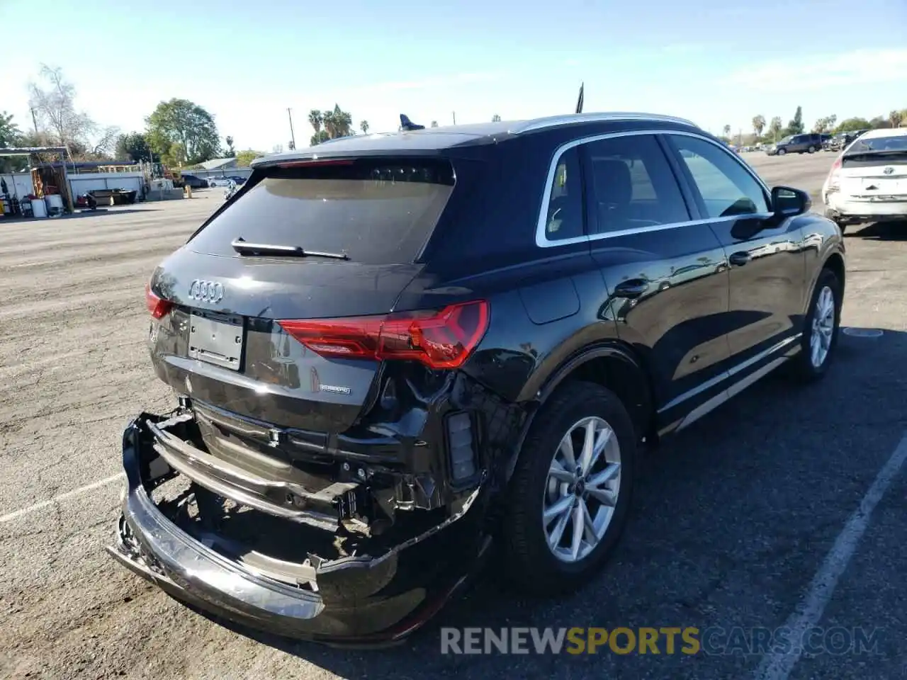 4 Photograph of a damaged car WA1DECF35M1082257 AUDI Q3 2021