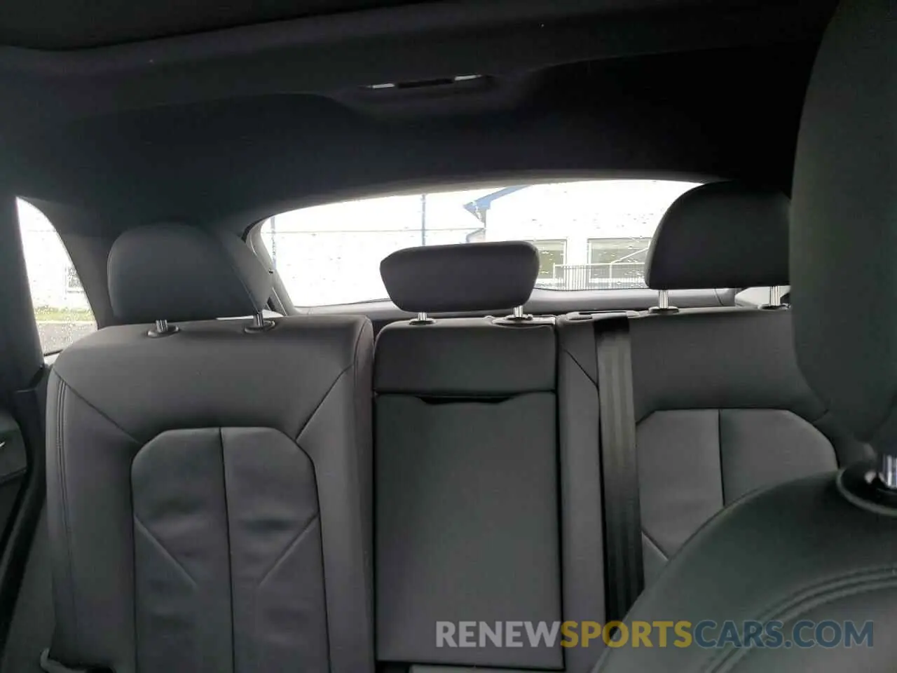 10 Photograph of a damaged car WA1DECF36M1025713 AUDI Q3 2021