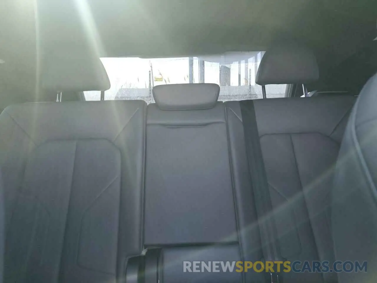 10 Photograph of a damaged car WA1DECF36M1040633 AUDI Q3 2021