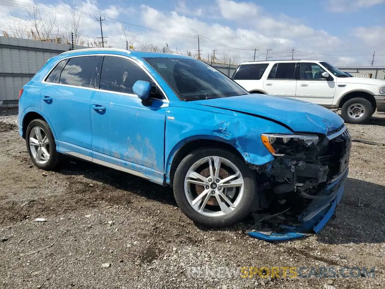 4 Photograph of a damaged car WA1DECF36M1040633 AUDI Q3 2021