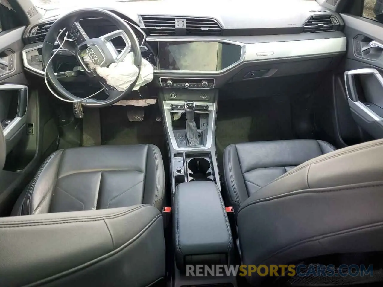 8 Photograph of a damaged car WA1DECF36M1040633 AUDI Q3 2021