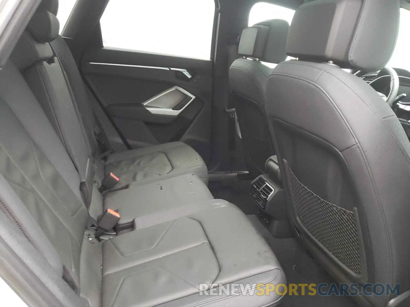6 Photograph of a damaged car WA1DECF36M1100233 AUDI Q3 2021