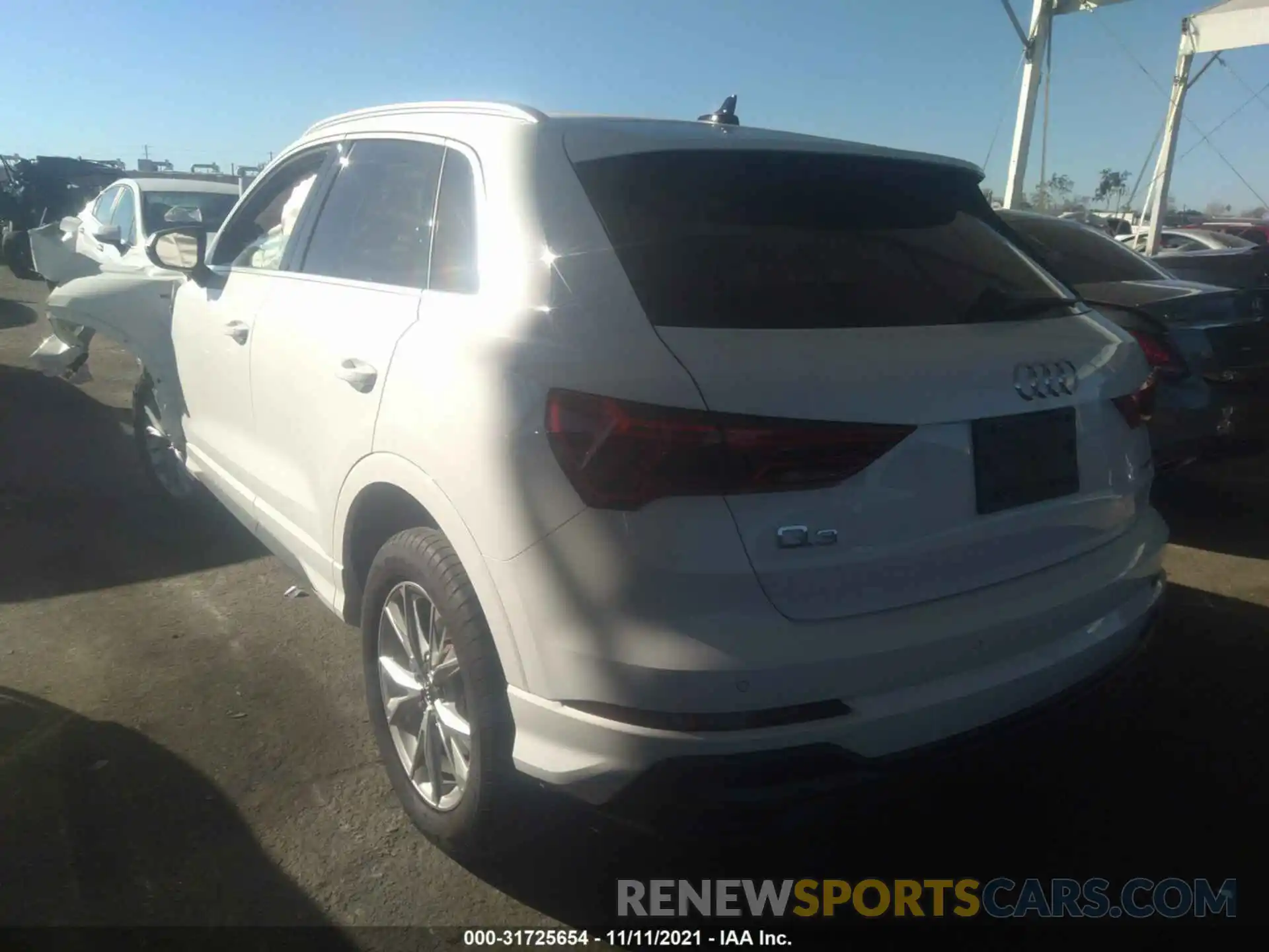 3 Photograph of a damaged car WA1DECF37M1009665 AUDI Q3 2021