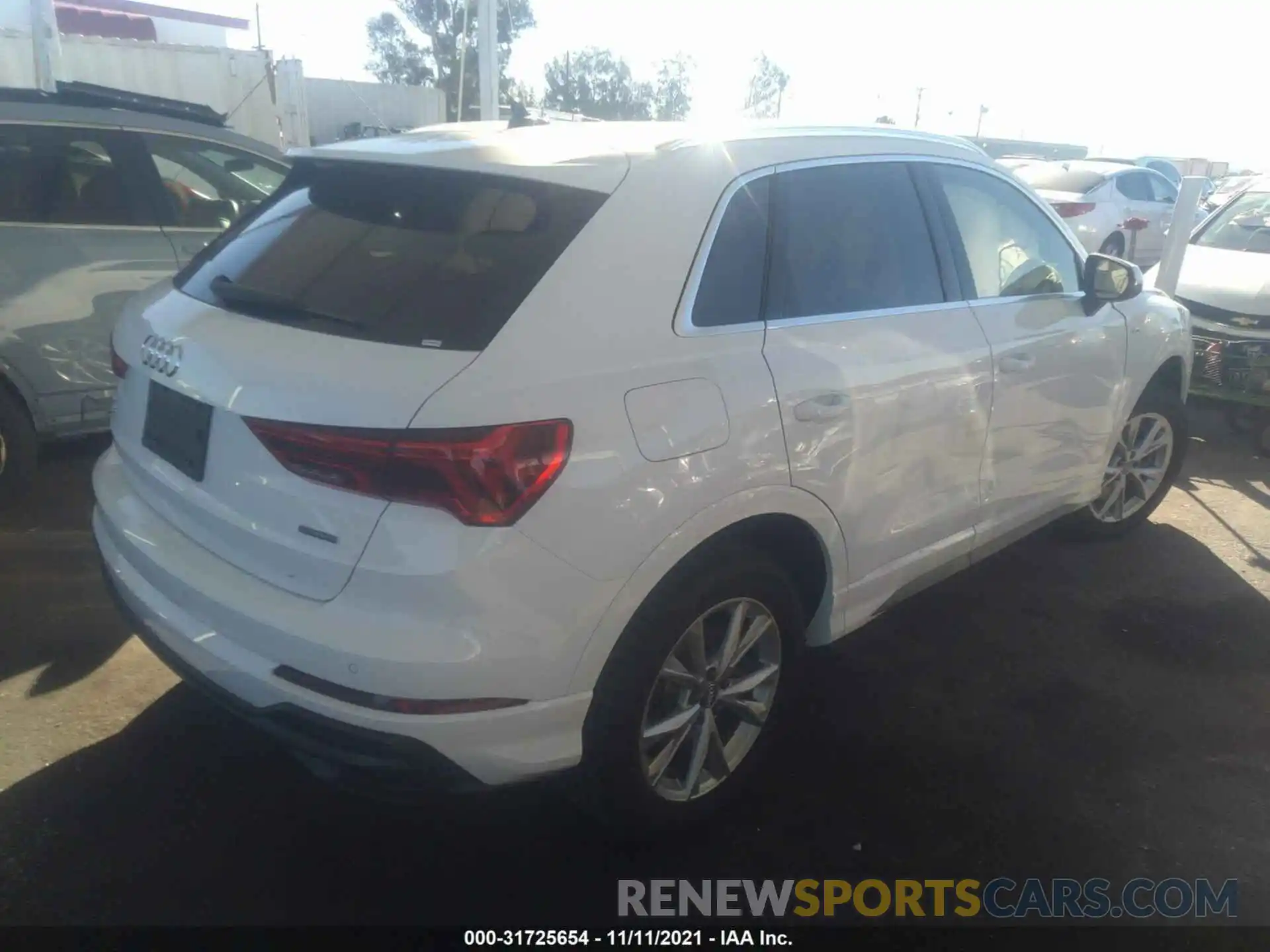 4 Photograph of a damaged car WA1DECF37M1009665 AUDI Q3 2021