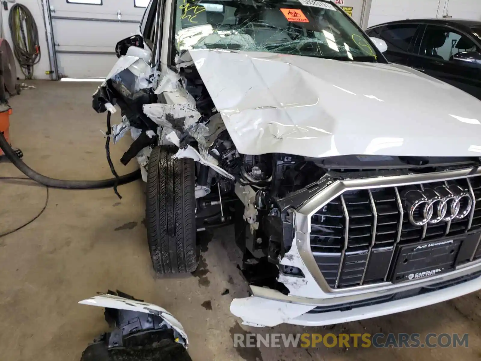 9 Photograph of a damaged car WA1DECF37M1012338 AUDI Q3 2021