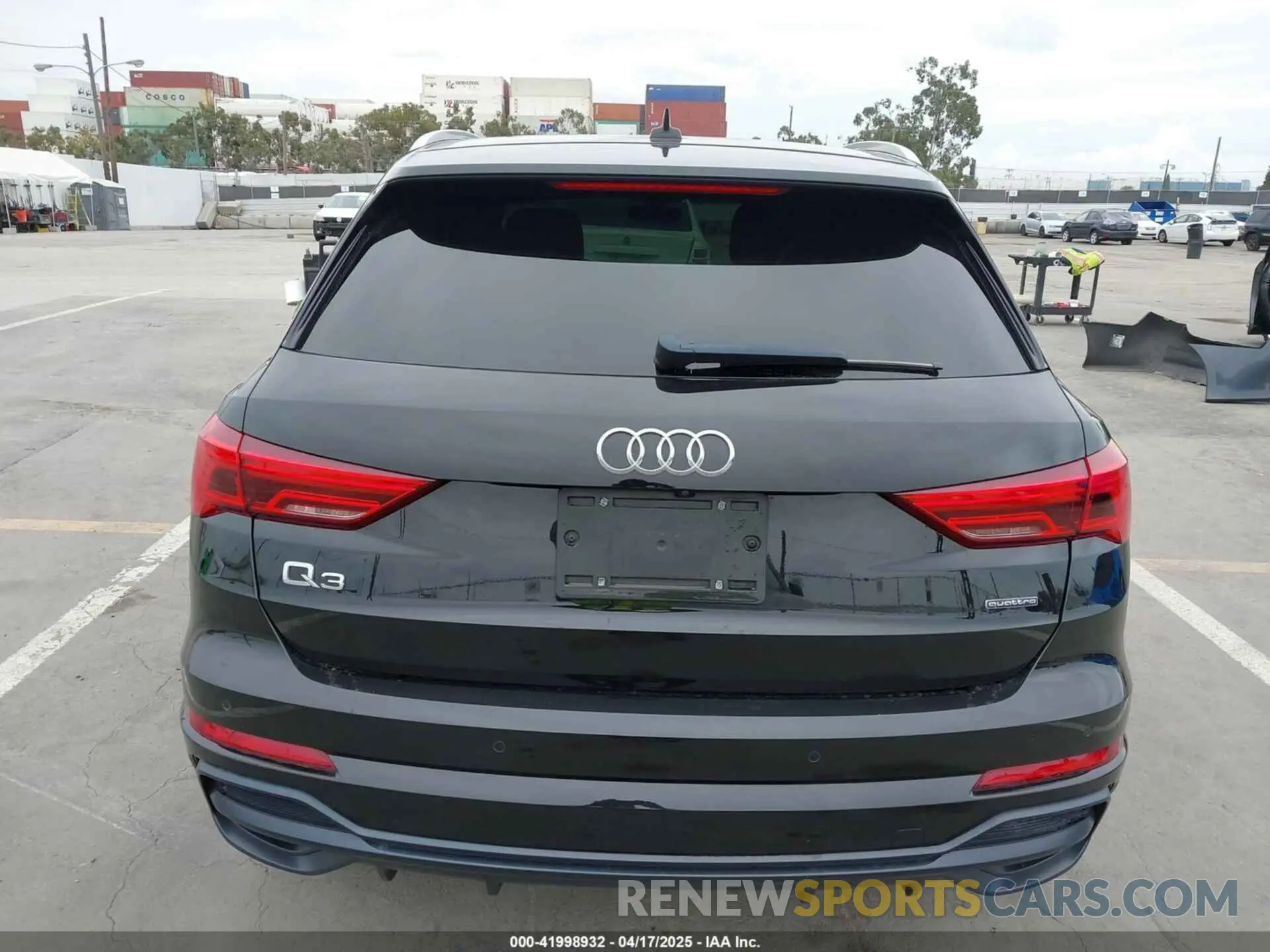 16 Photograph of a damaged car WA1DECF37M1017457 AUDI Q3 2021