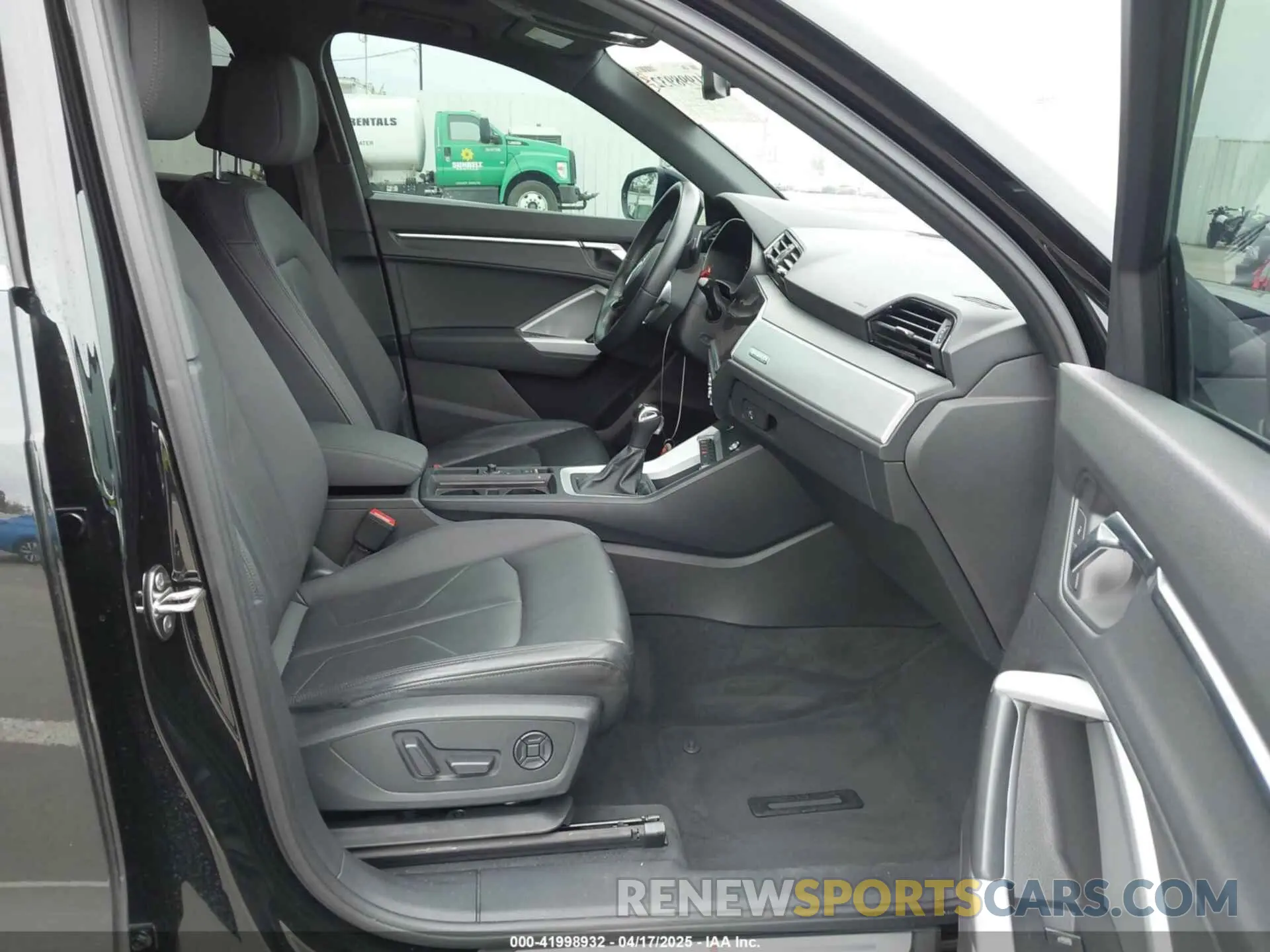 5 Photograph of a damaged car WA1DECF37M1017457 AUDI Q3 2021