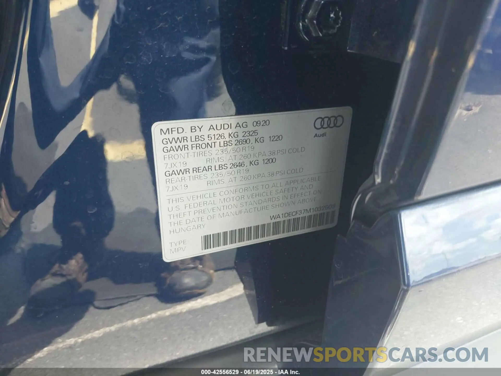 9 Photograph of a damaged car WA1DECF37M1032508 AUDI Q3 2021