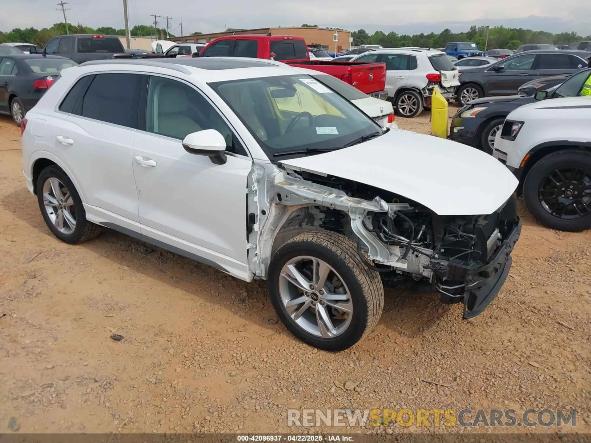 1 Photograph of a damaged car WA1DECF37M1037711 AUDI Q3 2021