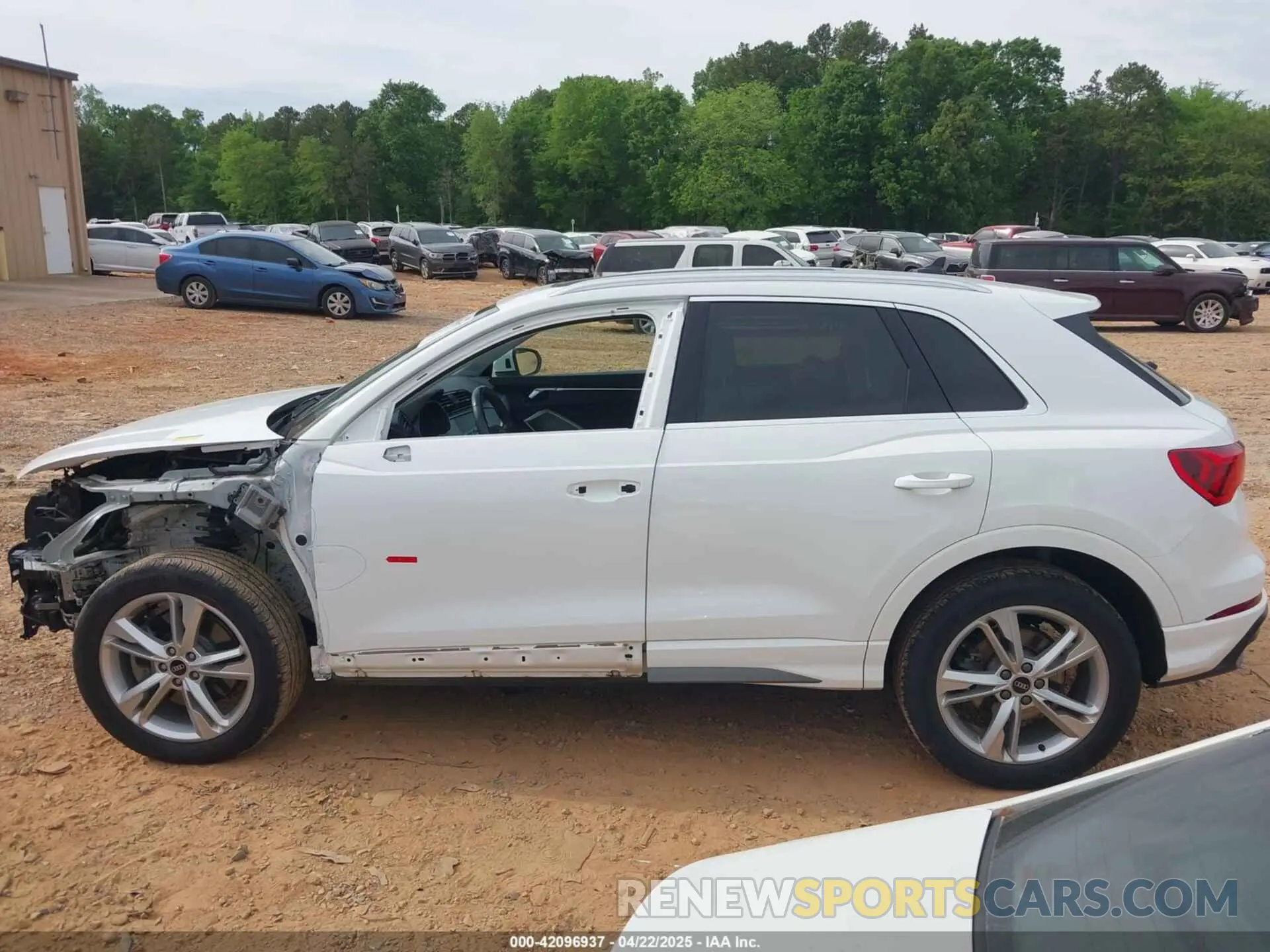 14 Photograph of a damaged car WA1DECF37M1037711 AUDI Q3 2021