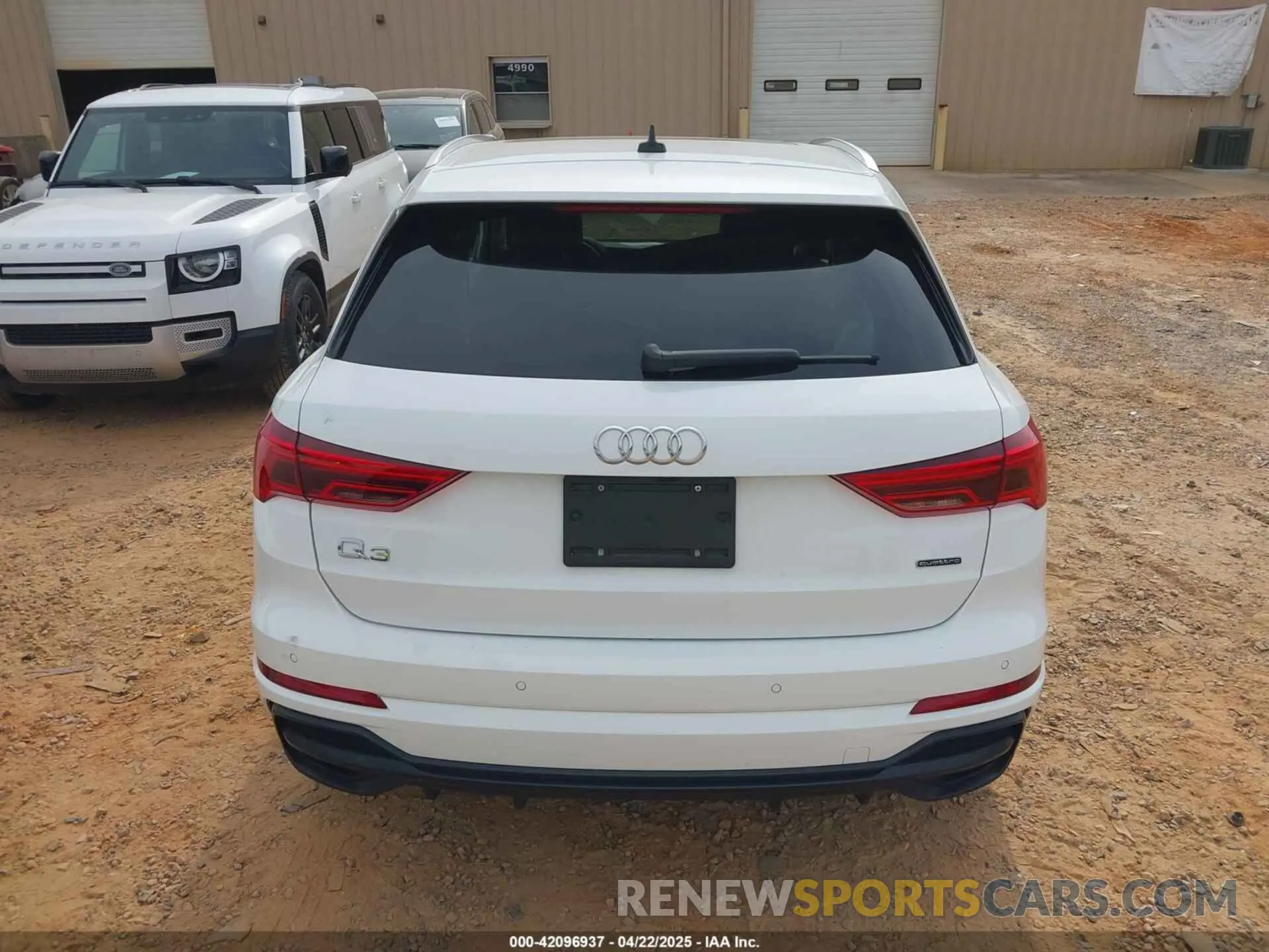 16 Photograph of a damaged car WA1DECF37M1037711 AUDI Q3 2021