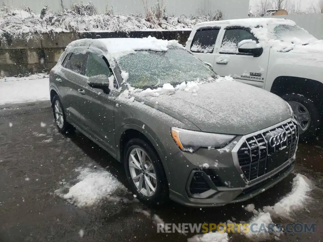 1 Photograph of a damaged car WA1DECF37M1054007 AUDI Q3 2021