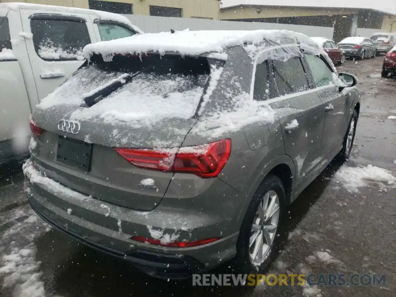 4 Photograph of a damaged car WA1DECF37M1054007 AUDI Q3 2021