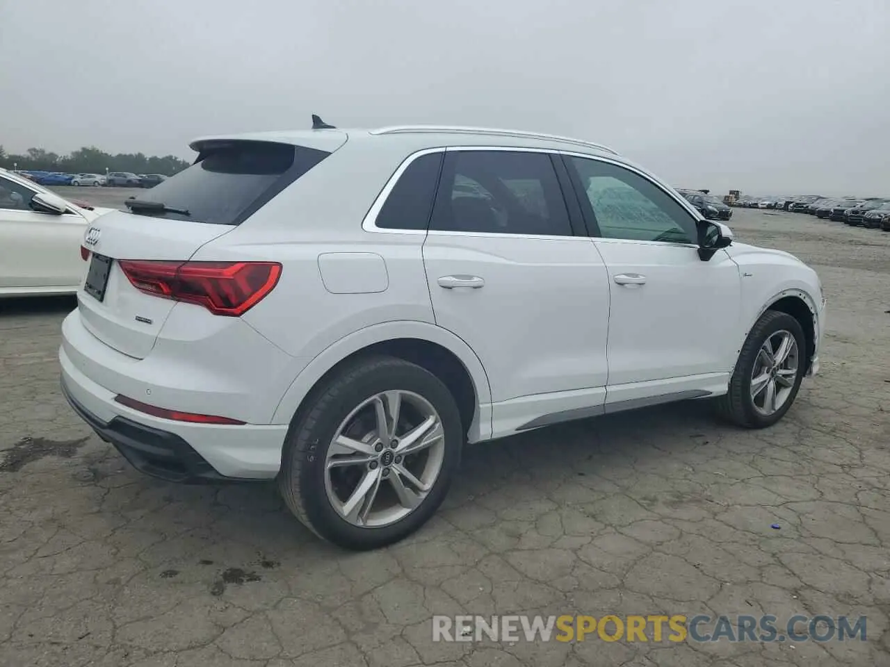 3 Photograph of a damaged car WA1DECF37M1079067 AUDI Q3 2021