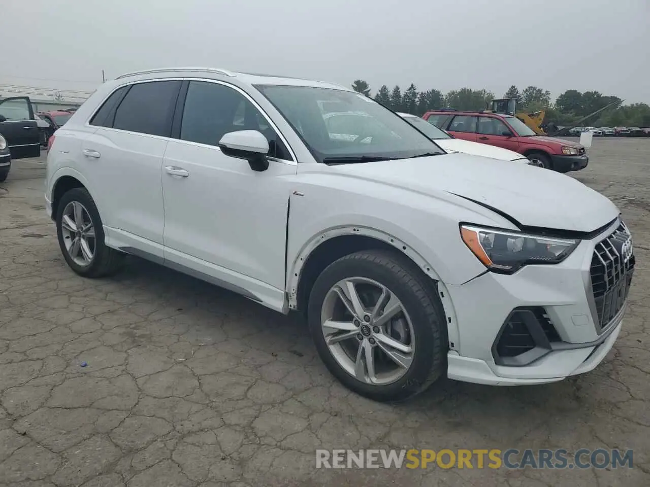 4 Photograph of a damaged car WA1DECF37M1079067 AUDI Q3 2021