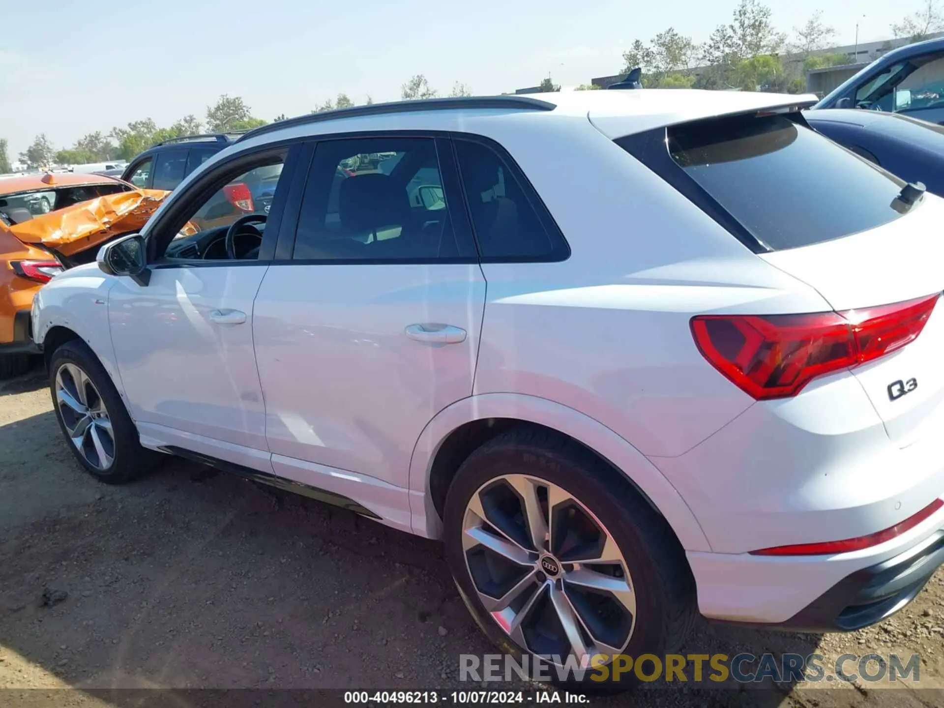 15 Photograph of a damaged car WA1DECF37M1154009 AUDI Q3 2021
