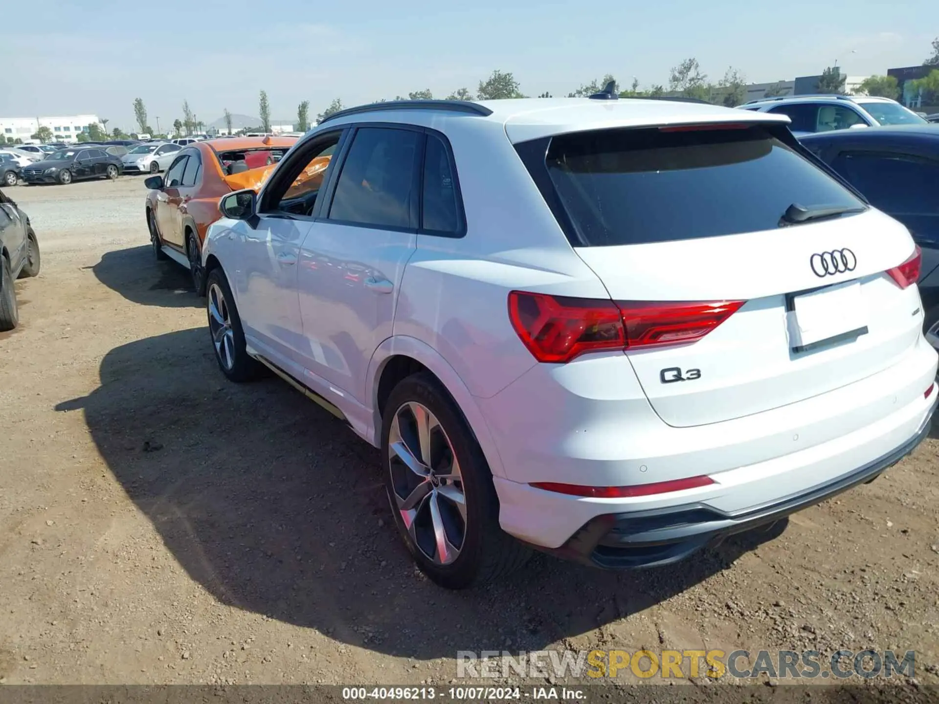 3 Photograph of a damaged car WA1DECF37M1154009 AUDI Q3 2021