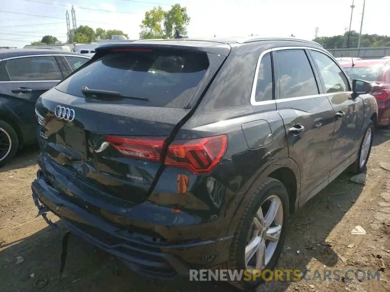 4 Photograph of a damaged car WA1DECF38M1025616 AUDI Q3 2021