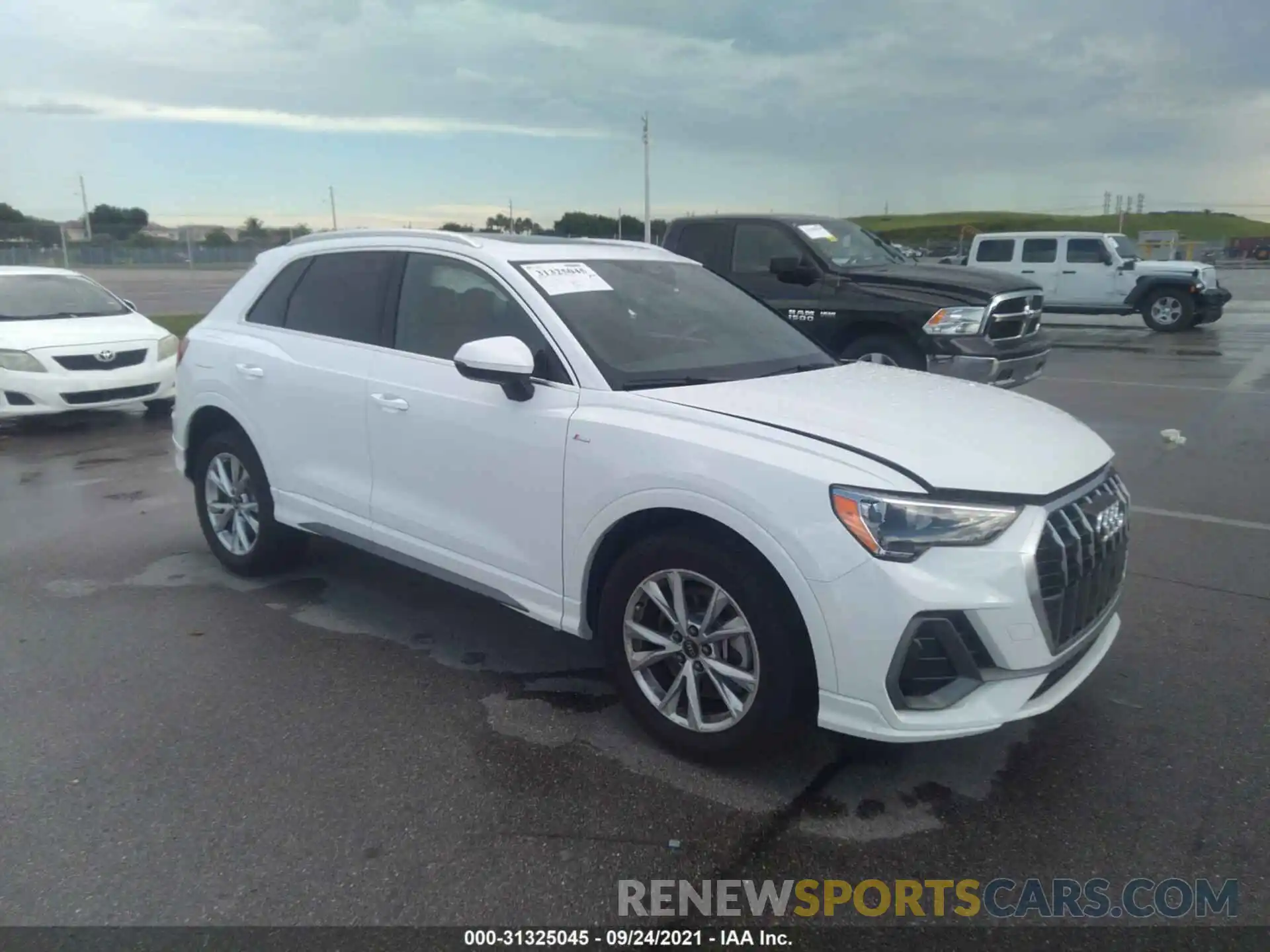 1 Photograph of a damaged car WA1DECF38M1035367 AUDI Q3 2021