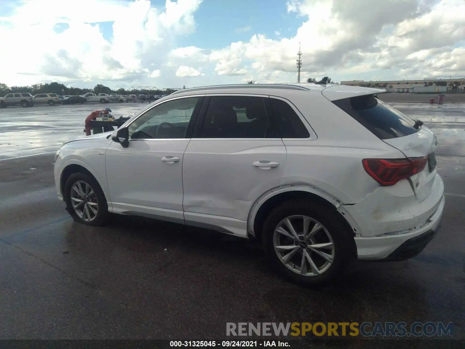 6 Photograph of a damaged car WA1DECF38M1035367 AUDI Q3 2021