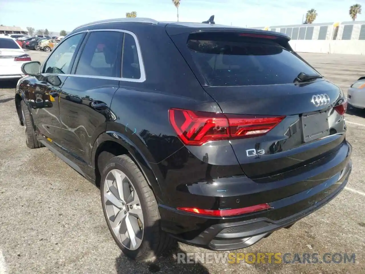 3 Photograph of a damaged car WA1DECF38M1051326 AUDI Q3 2021