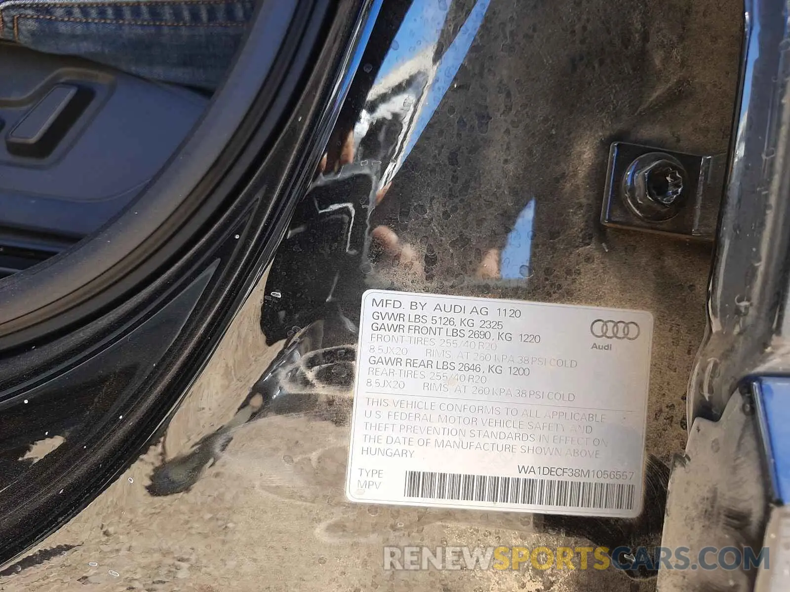 10 Photograph of a damaged car WA1DECF38M1056557 AUDI Q3 2021