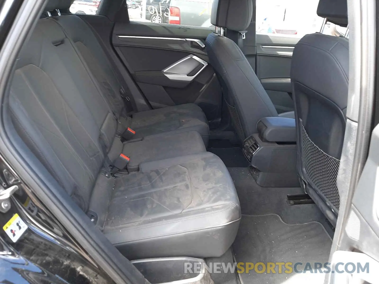 6 Photograph of a damaged car WA1DECF38M1056557 AUDI Q3 2021