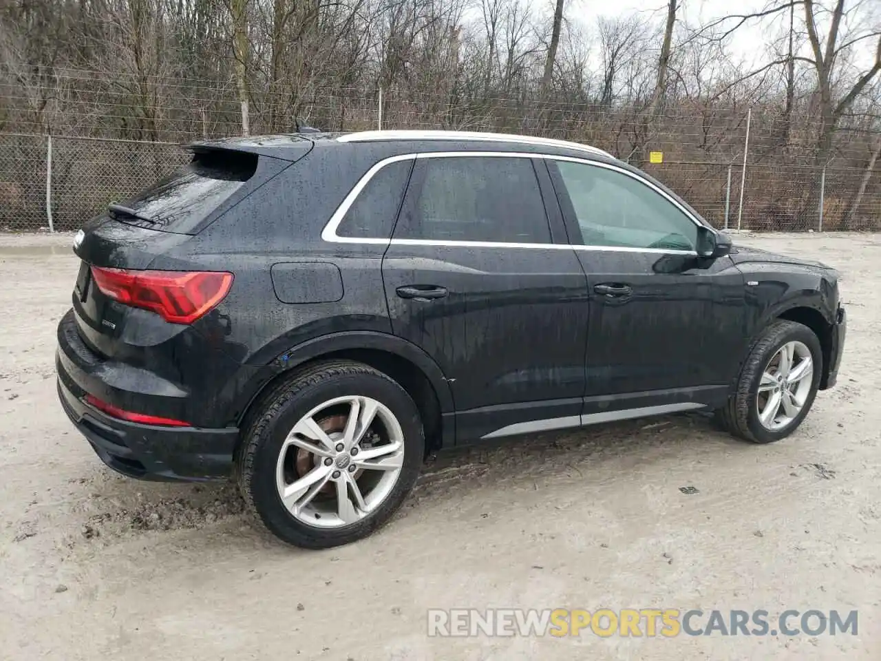 3 Photograph of a damaged car WA1DECF39M1011353 AUDI Q3 2021