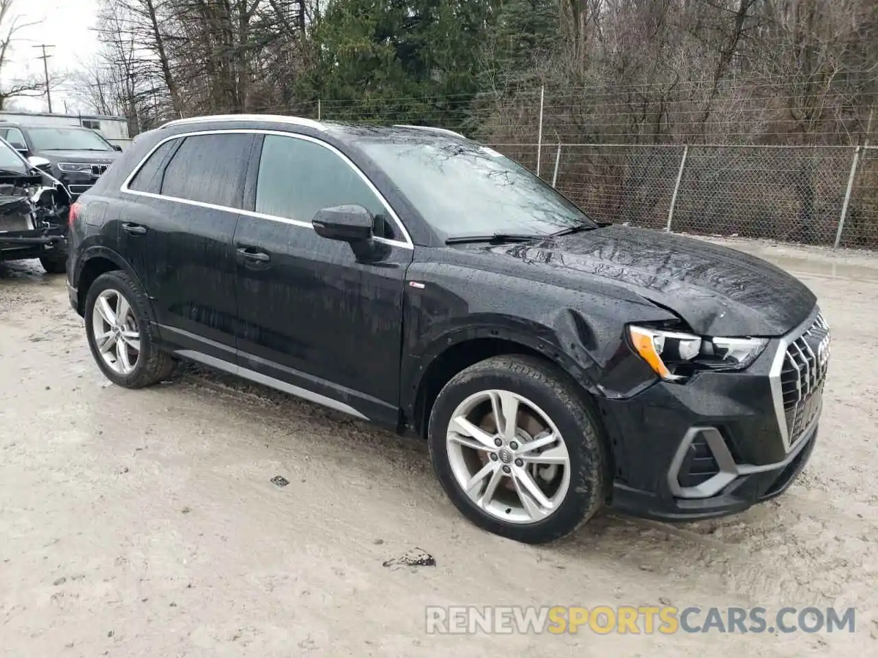 4 Photograph of a damaged car WA1DECF39M1011353 AUDI Q3 2021