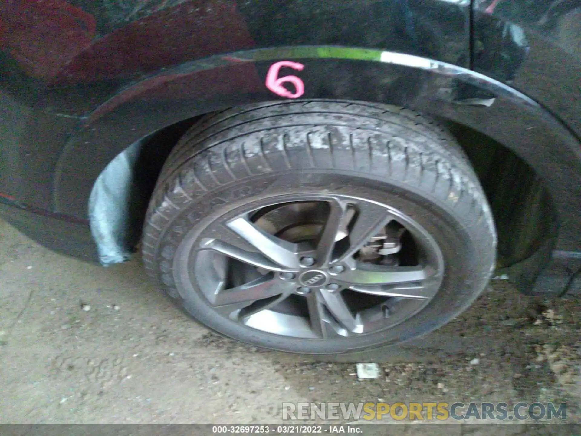 15 Photograph of a damaged car WA1DECF39M1024880 AUDI Q3 2021