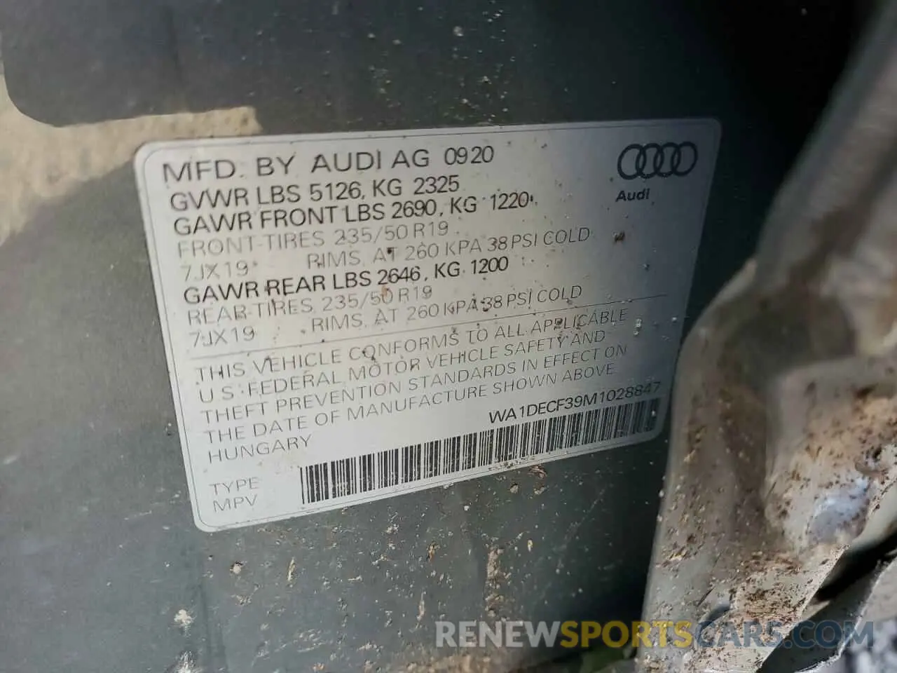 12 Photograph of a damaged car WA1DECF39M1028847 AUDI Q3 2021