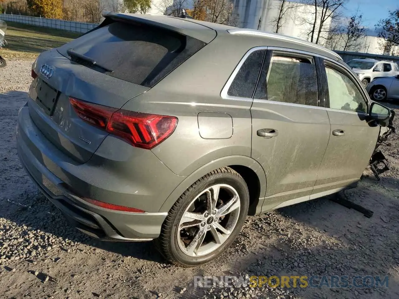 3 Photograph of a damaged car WA1DECF39M1028847 AUDI Q3 2021