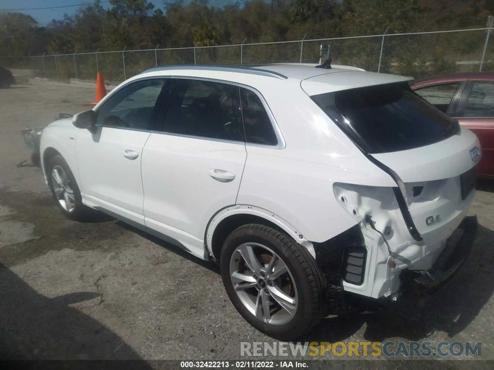 3 Photograph of a damaged car WA1DECF39M1034003 AUDI Q3 2021