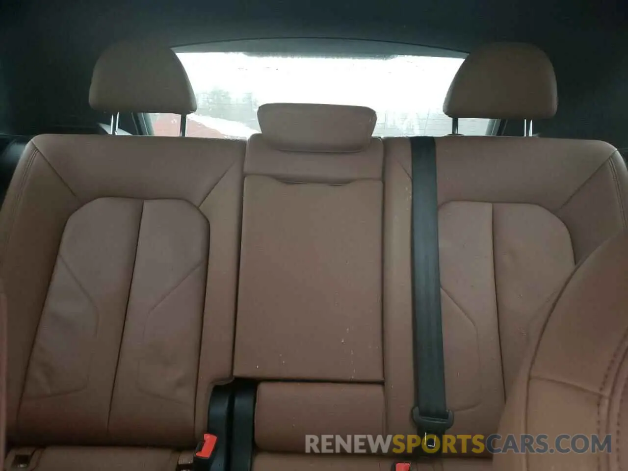10 Photograph of a damaged car WA1DECF39M1035653 AUDI Q3 2021