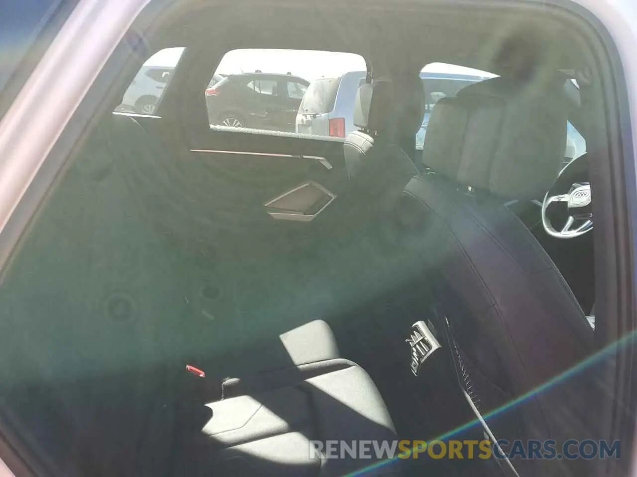 11 Photograph of a damaged car WA1DECF3XM1010485 AUDI Q3 2021